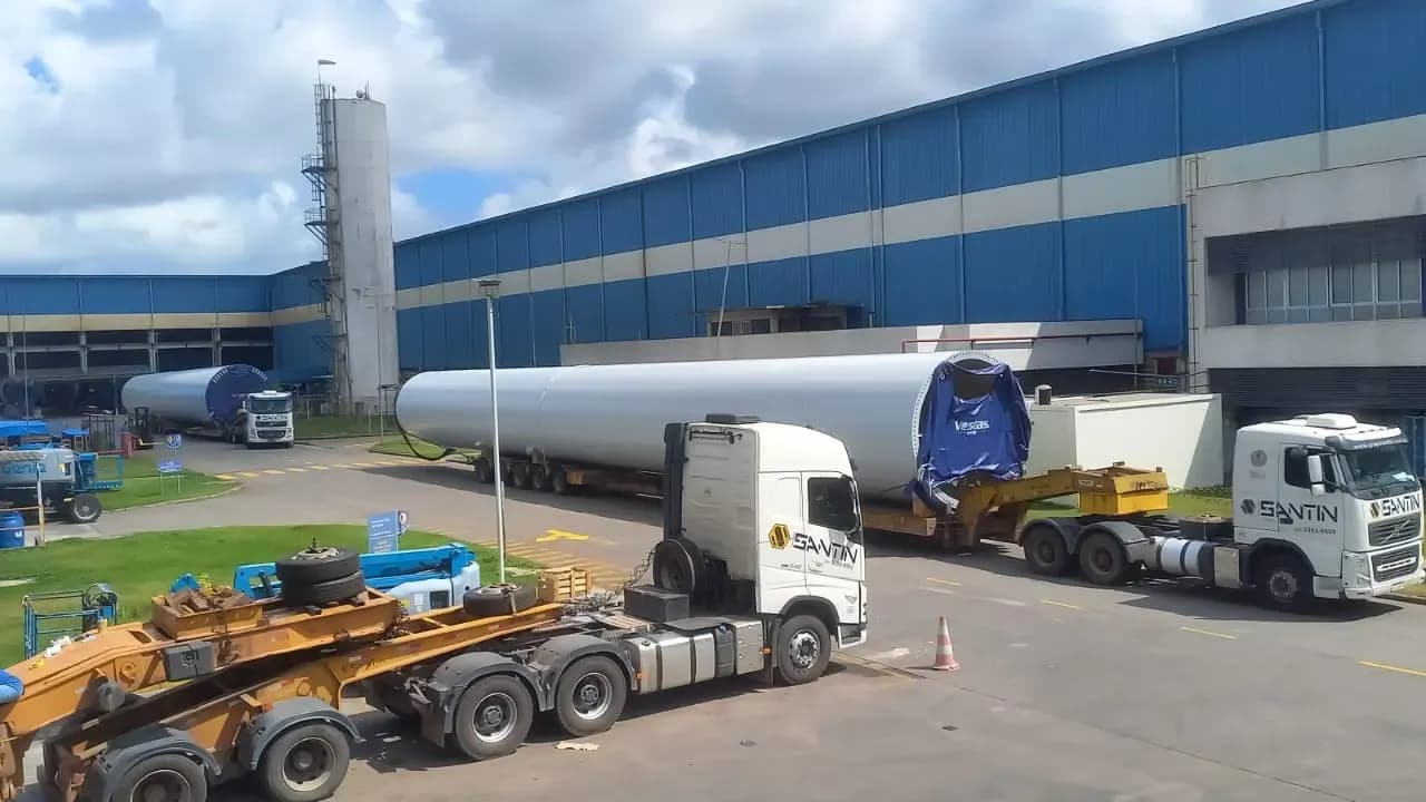 Pátio de componentes do complexo