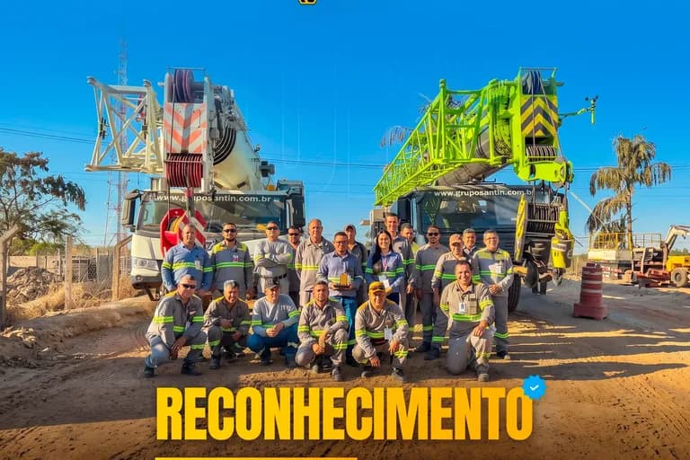 Arte de reconhecimento da Lundin Mining: equipe da Santin reunida diante de guindastes, três semestres consecutivos na classificação Ouro