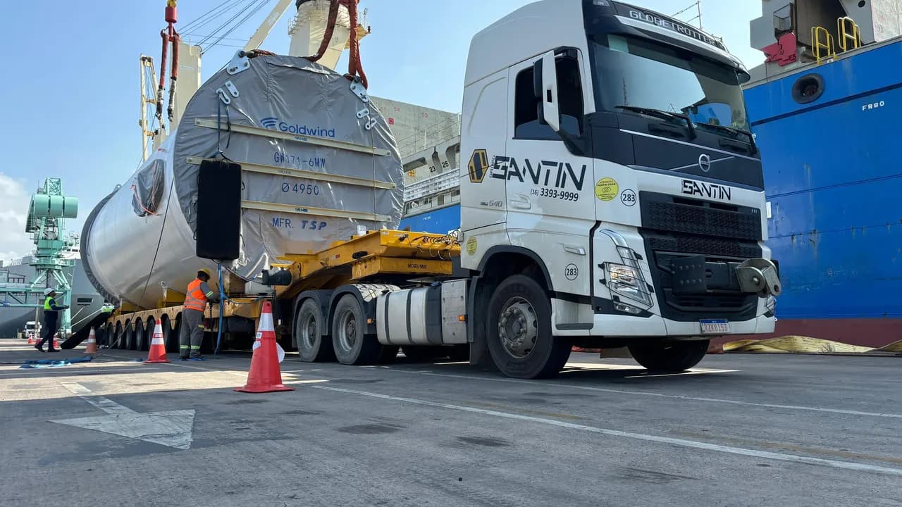 Içamento de nacelle sobre a carreta